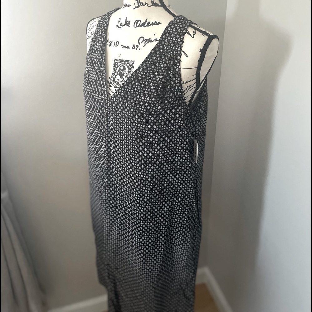 Daisy little black dress!